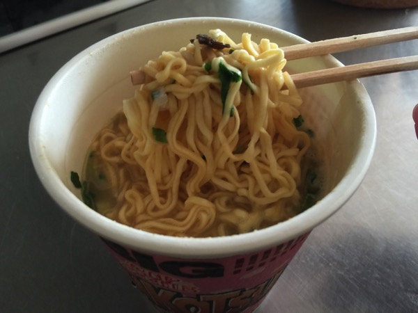 Cup noodle tonkotsu 4677