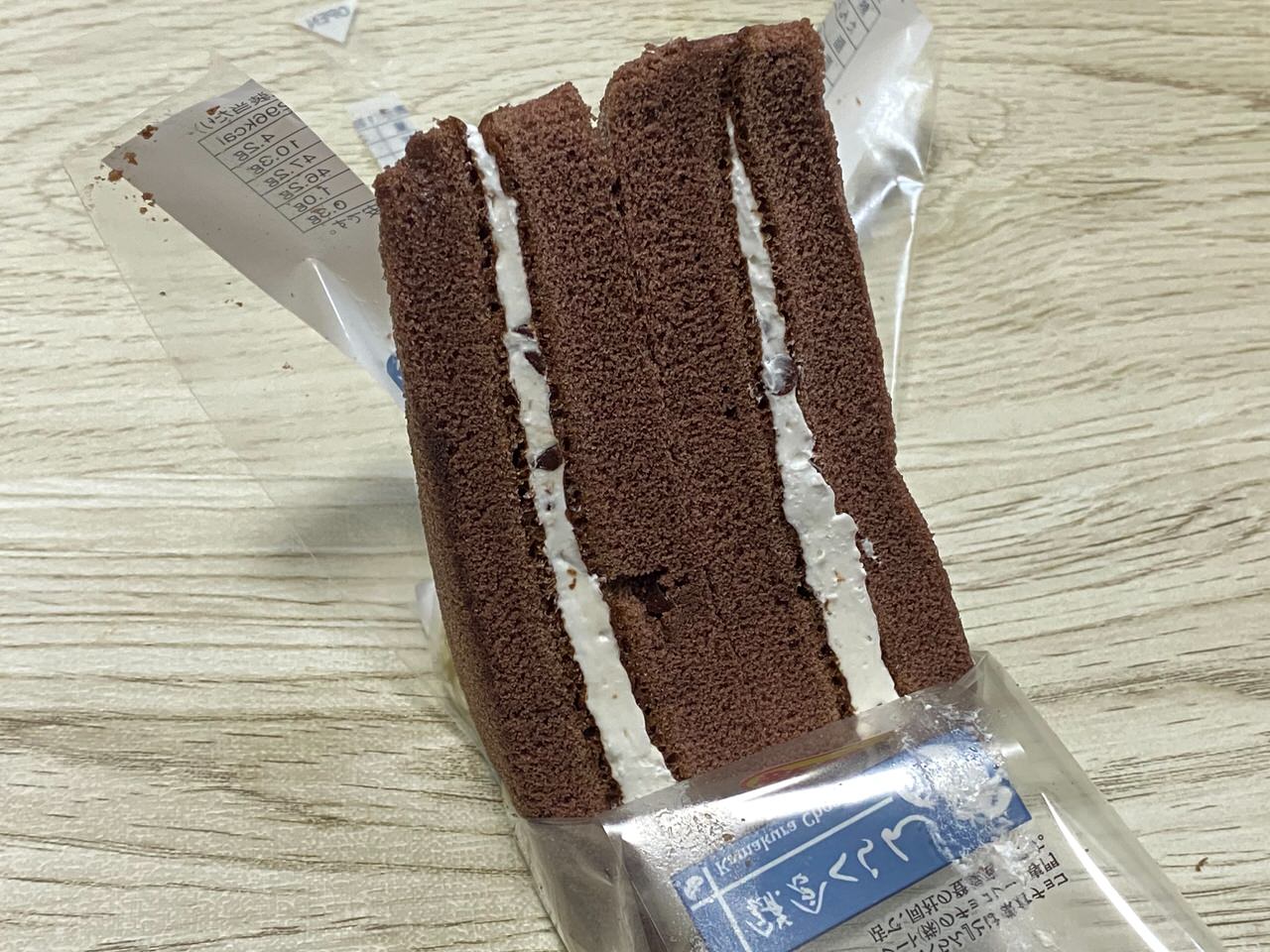 ローソン 三角サンドチョコ 06