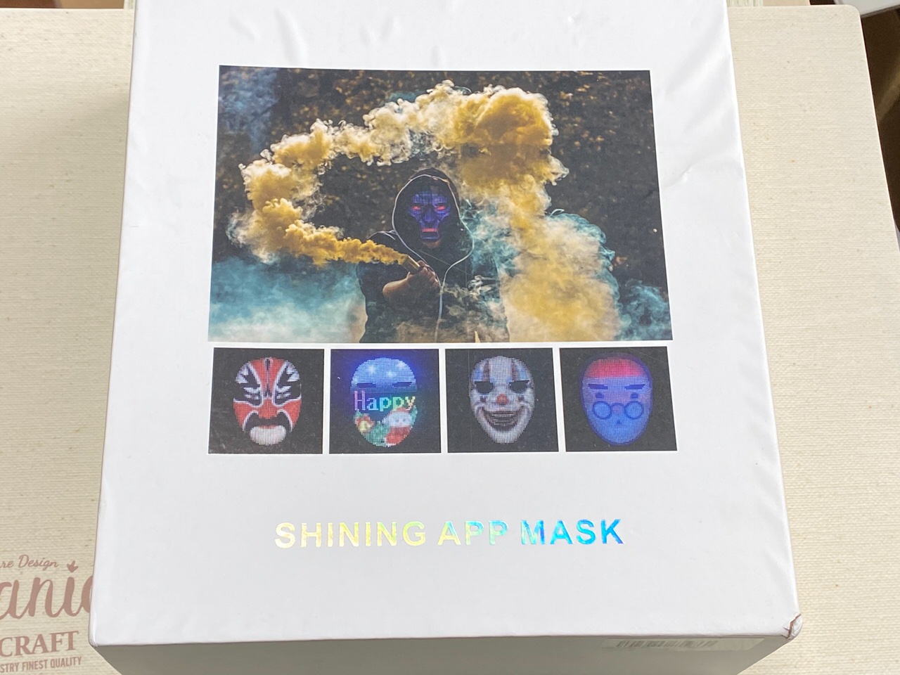 LEDディスプレイ搭載のフェイスマスク「Shining Mask（シャイニングマスク）」を買ってみた 01