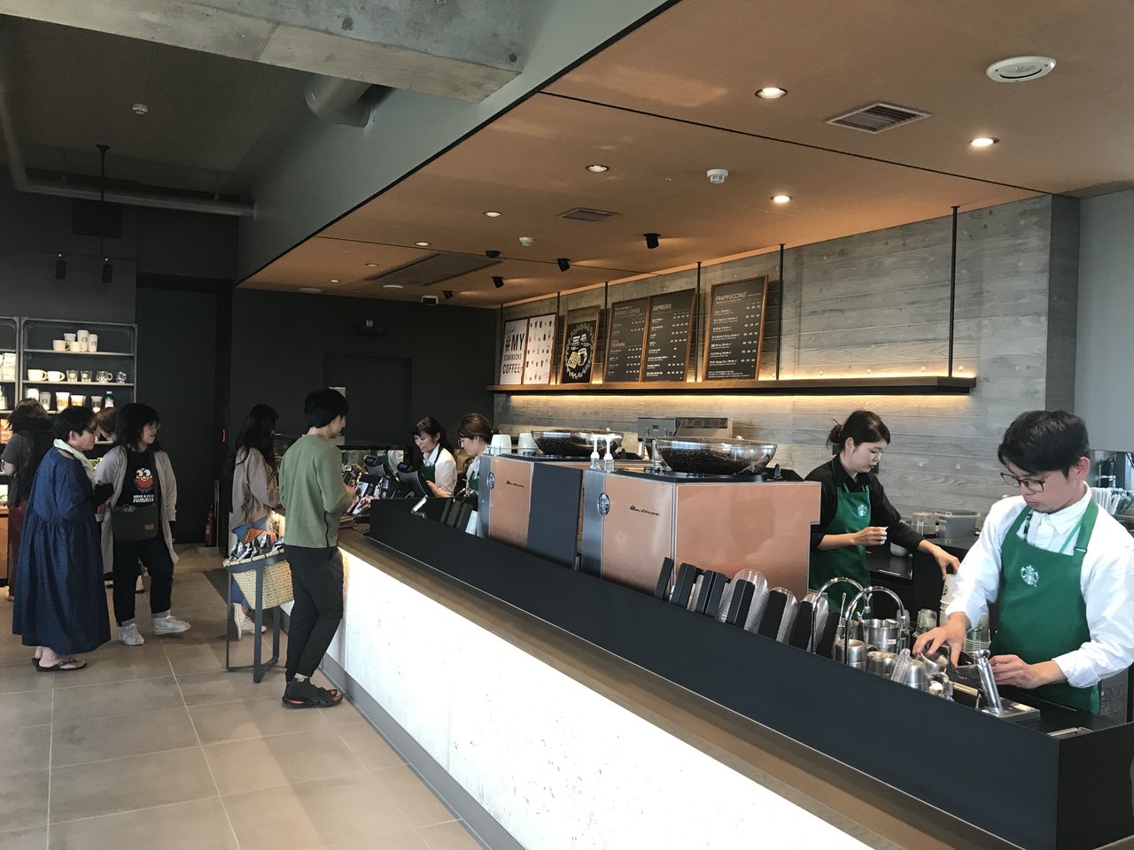 スターバックス 沖縄本部町店 店内