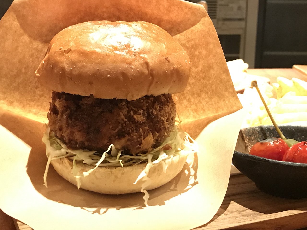 【豚組食堂】「チーズ in メンチかつバーガー」1