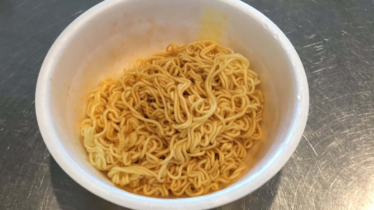 広島汁なし担担麺の人気店・中華そば國松監修「シビレMAX」芝麻醤を使用しないすっきり系汁なし担々麺