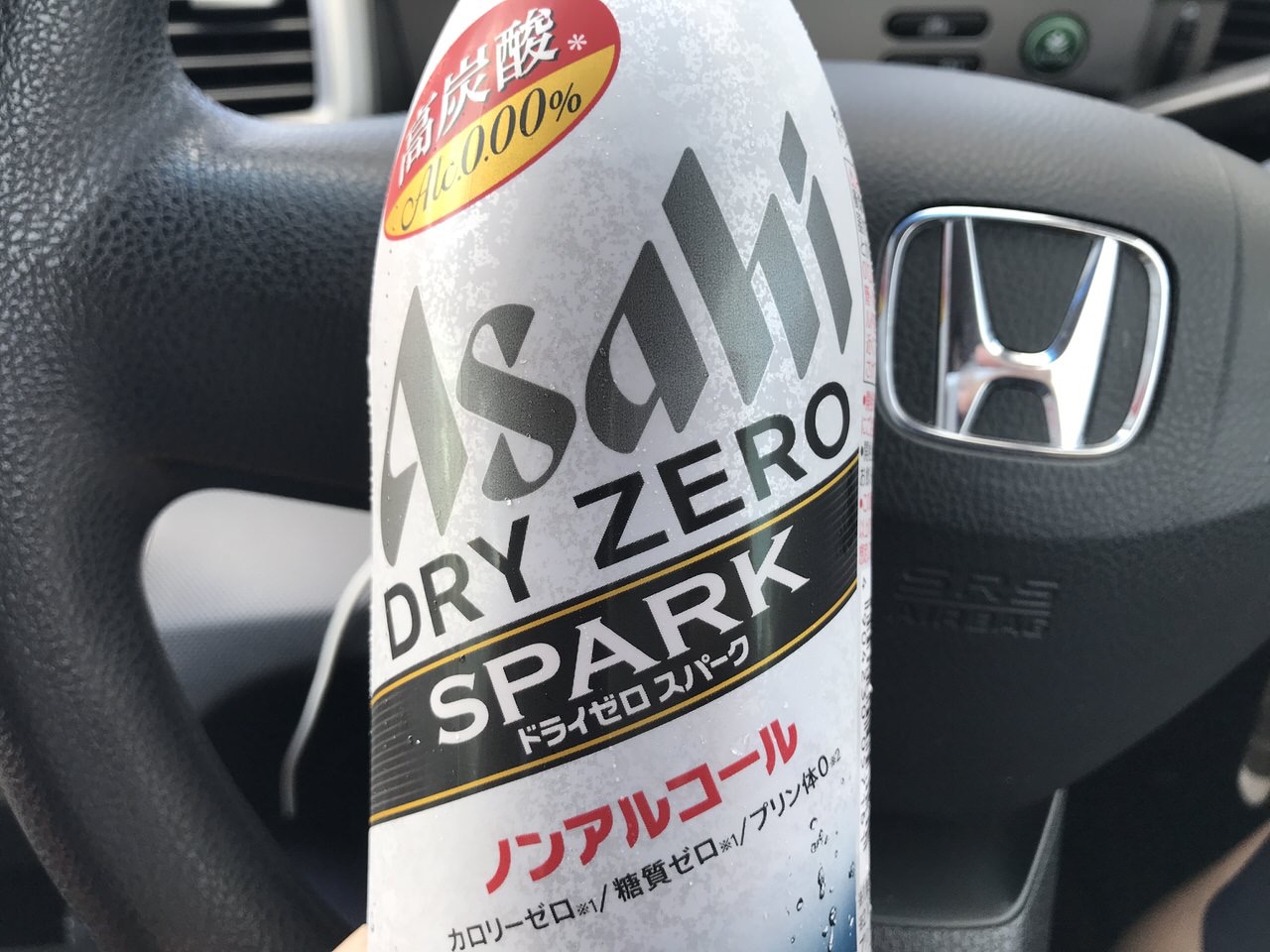 ペットボトルで高炭酸のノンアルビール「ドライゼロ スパーク」飲んでみた