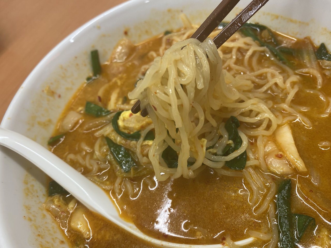 日高屋「チゲ味噌ラーメン 2019」細麺・麺かため 2