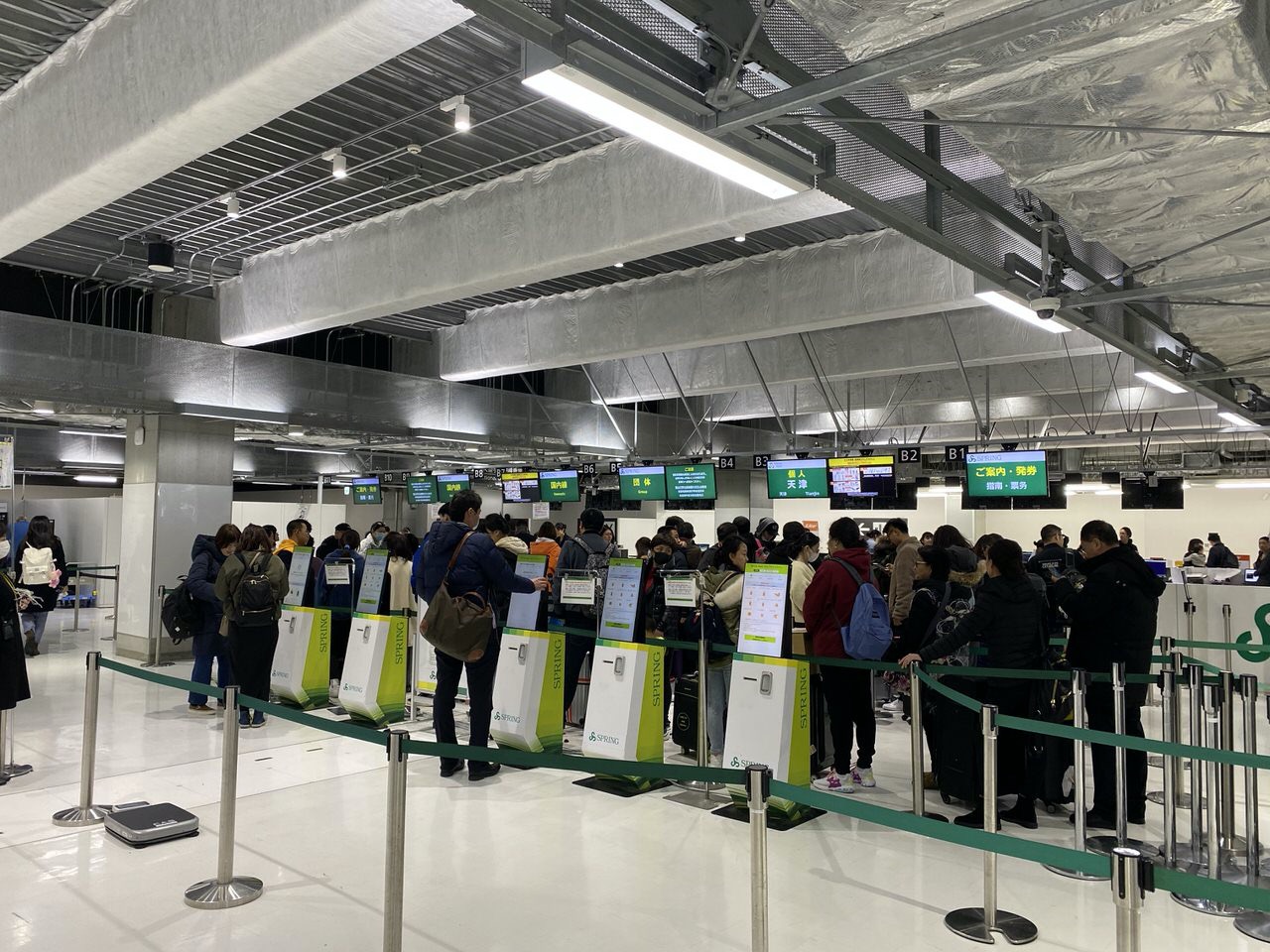 「春秋航空」搭乗手続き→機内食 11