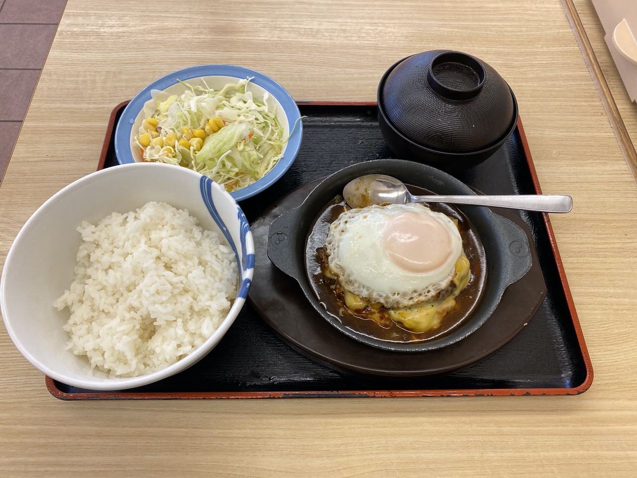 【松屋】超粗挽き「ビーフハンバーグステーキ定食」1