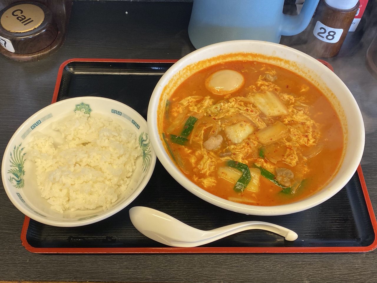 日高屋「チゲ味噌ラーメン」味付け卵 1