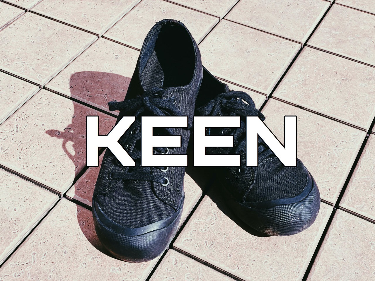 【KEEN】つま先が丸くて幅がたっぷりでレトロなキャンバススニーカー「コロナド III」を履いてみたオジさん #提供