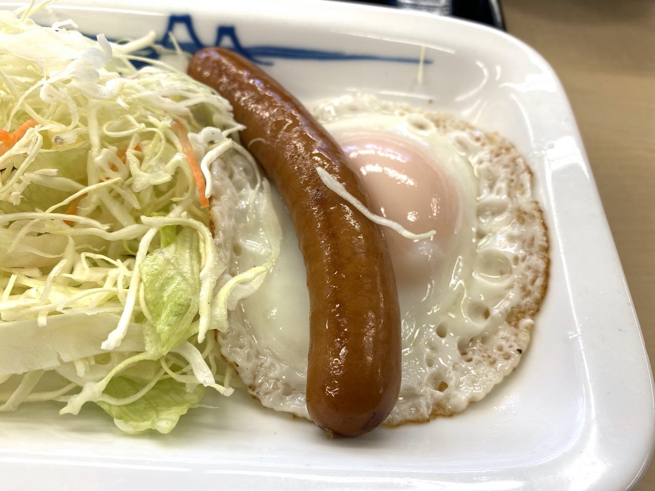 【松屋の朝食】「ソーセージエッグ定食」2