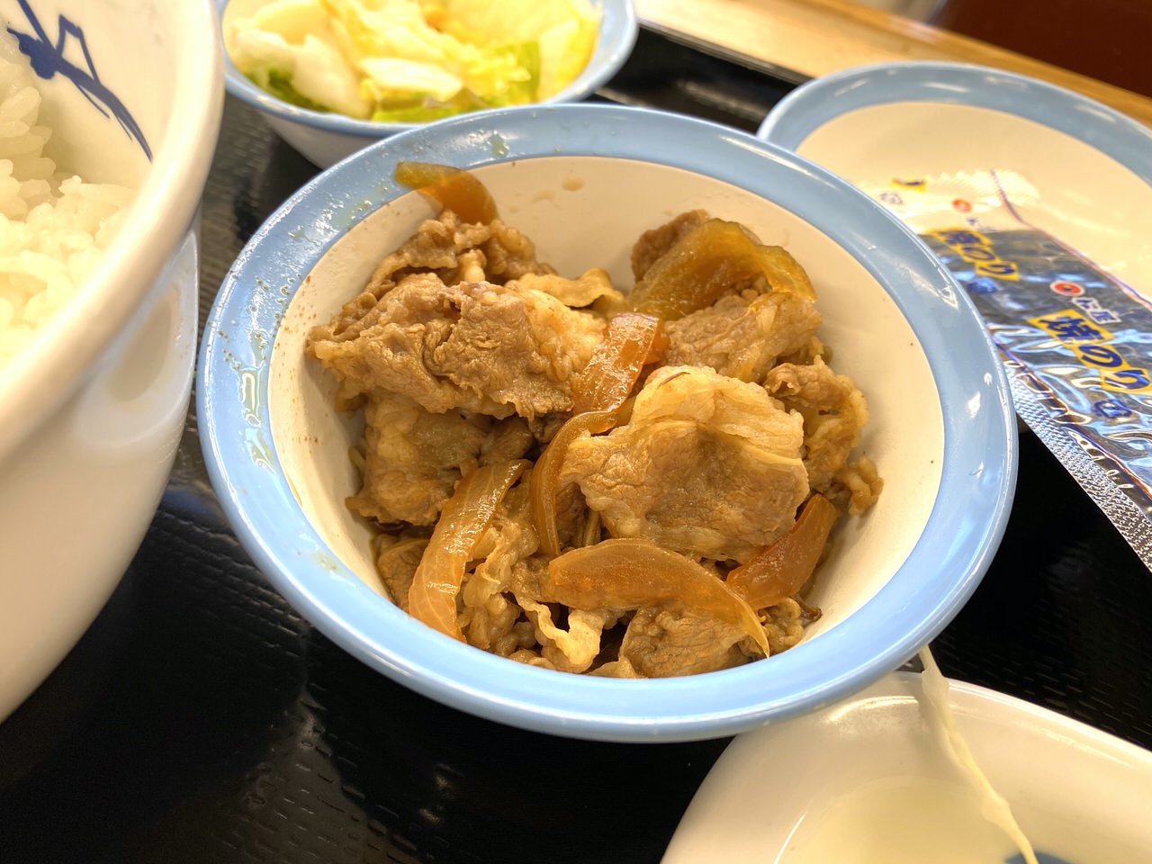 【松屋の朝食】「ソーセージエッグ定食」4