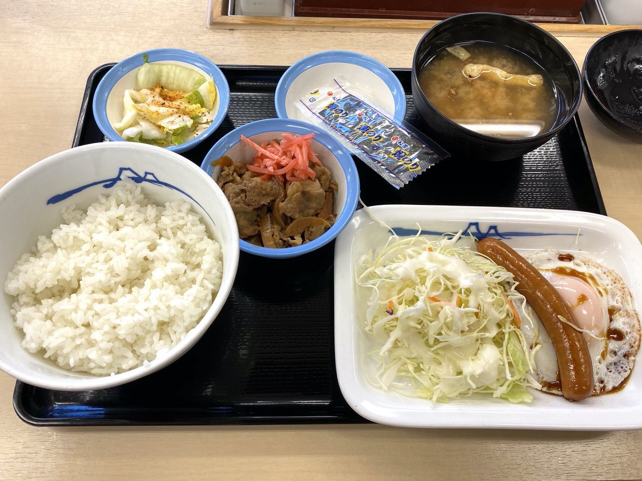 【松屋の朝食】「ソーセージエッグ定食」5