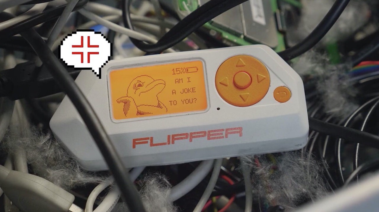 8bit感がたまらない！ハッカー向けたまごっち「Flipper Zero」RFIDエミュレートなど色々できるけどとにかくイルカがかわいい