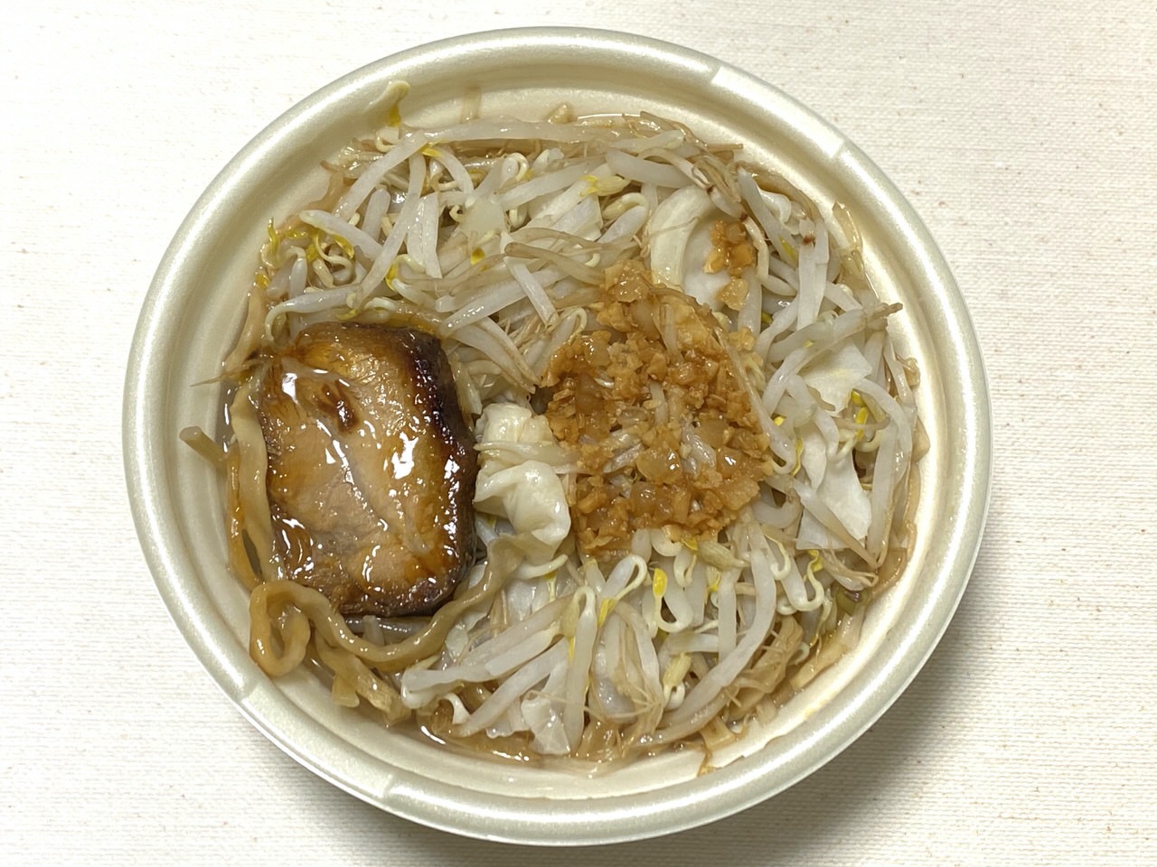 【セブンイレブン】二郎系ラーメン「中華蕎麦 とみ田監修 豚ラーメン」4