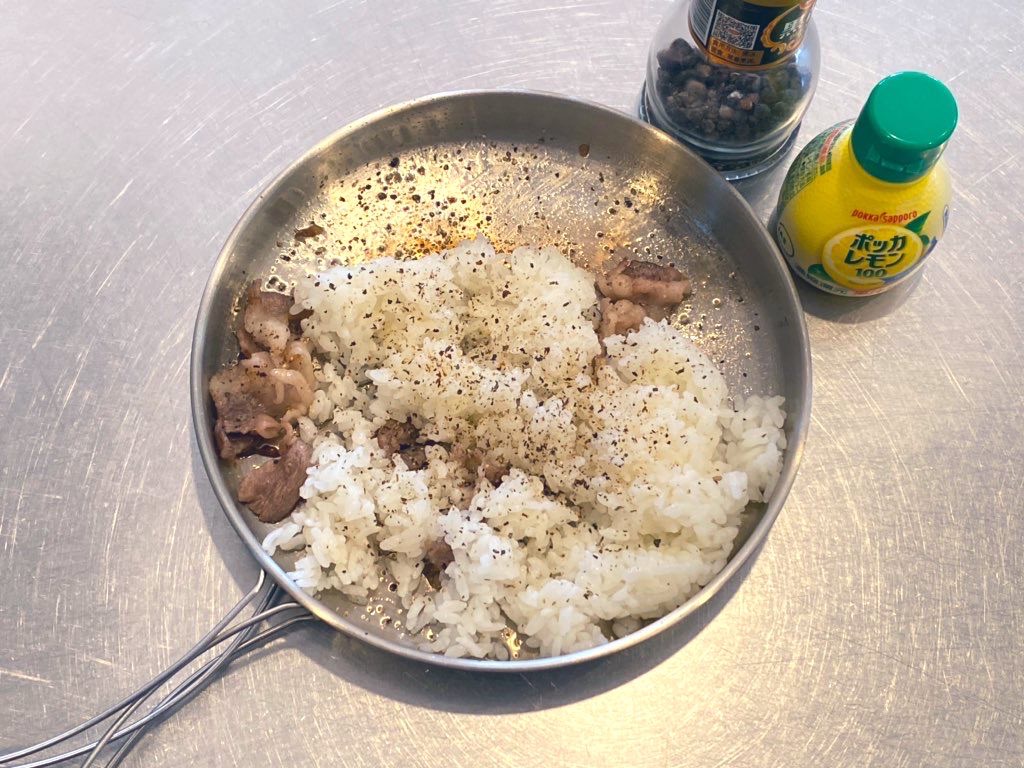 適当に作ったら意外なことに美味しかったのでレシピメモ「肉レモンごはん」