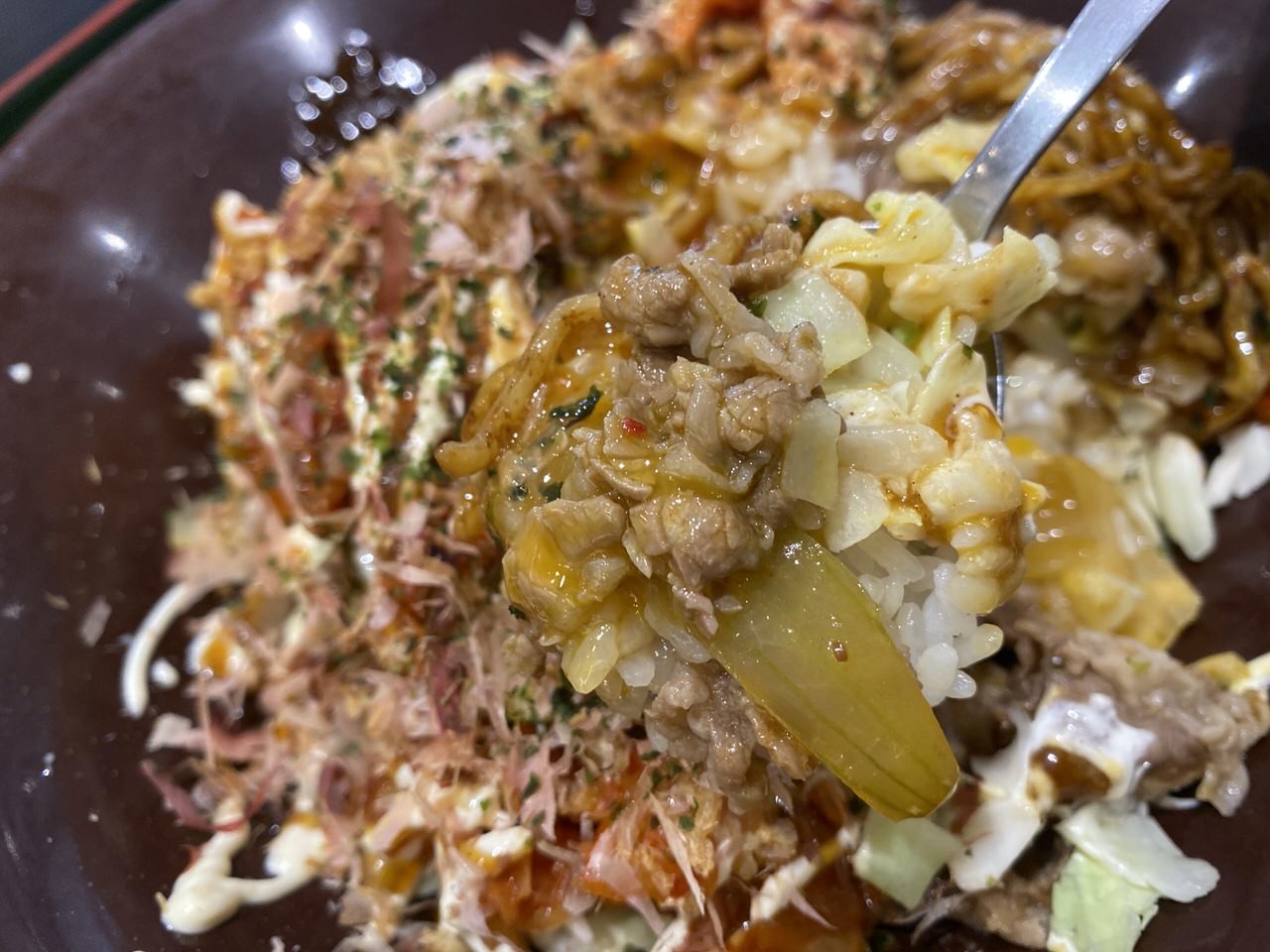 【すき家】いろんな味がして正解が分からなかった「お好み牛玉丼 広島Mix」