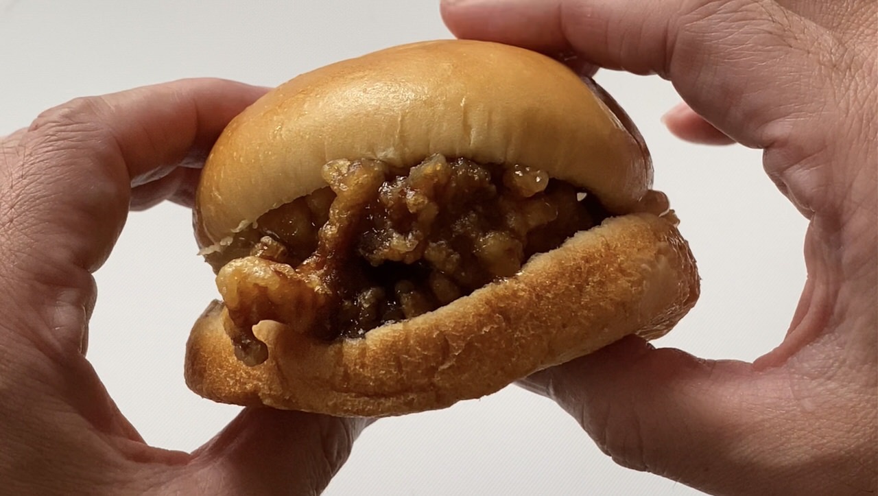 【ローソン】からあげ専門店鶏笑監修「たっぷりタルタルチキンバーガー」「大きなおにぎり 唐揚～ピリ辛マヨネーズ～」食べたらその完成度に驚いた！【関東限定】