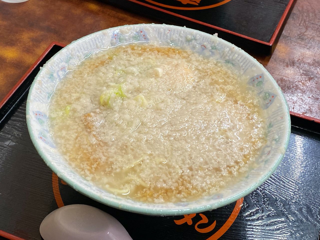 「環七土佐っ子ラーメン」懐かしの背脂チャッチャ系を四半世紀前ぶりに食べて（池袋）