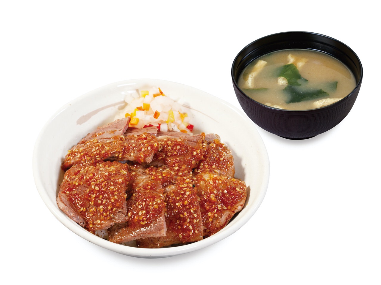 【松屋】選べる極旨ソースにはみ出るボリュームの「牛ステーキ丼」10月6日より発売開始