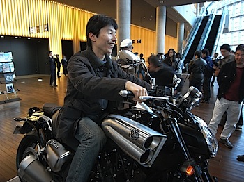 yamaha_vmax_0310181.JPG