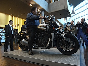 yamaha_vmax_0310195.JPG