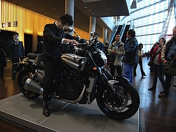 yamaha_vmax_0310203.JPG