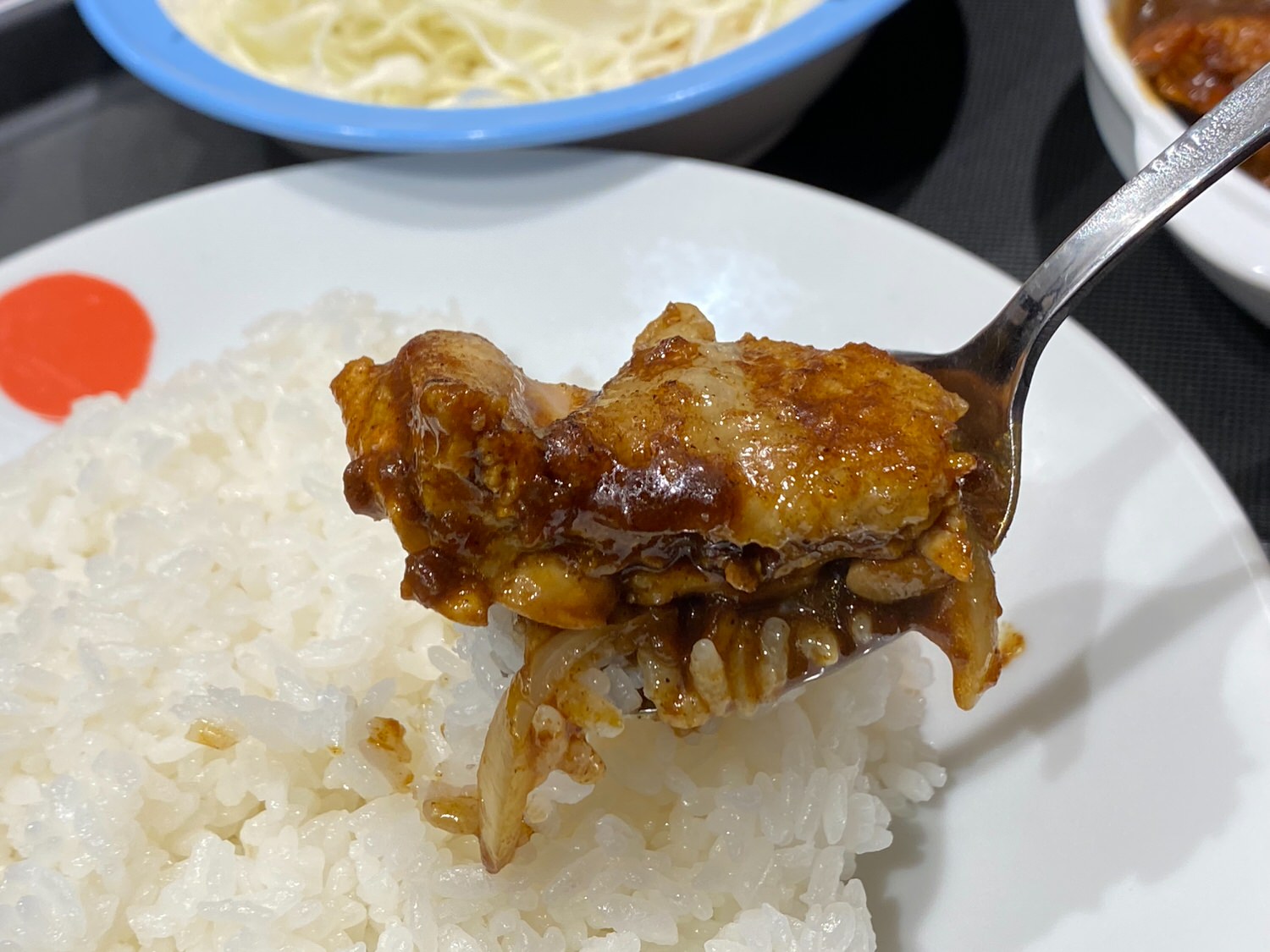 松屋で復活「ごろごろ煮込みチキンカレー」 08 04