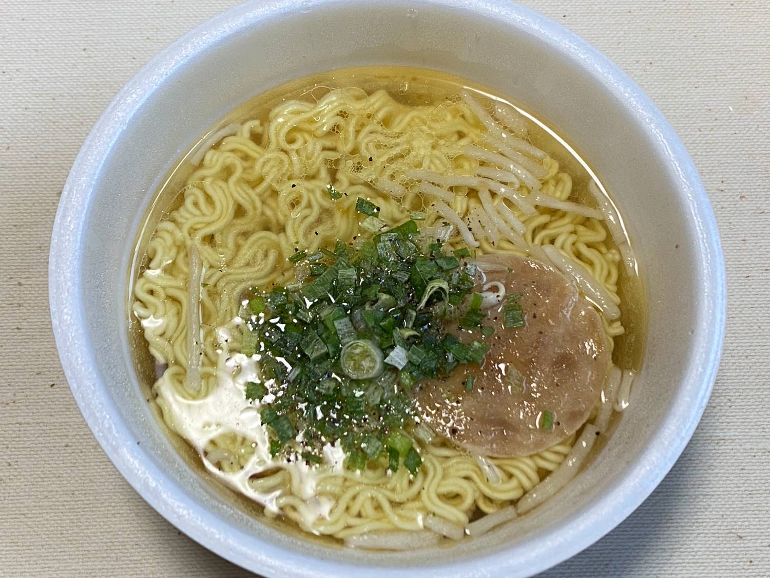 【寿がきや】「銀座香味徳監修 鳥取ゴールド牛骨ラーメン」 08 04