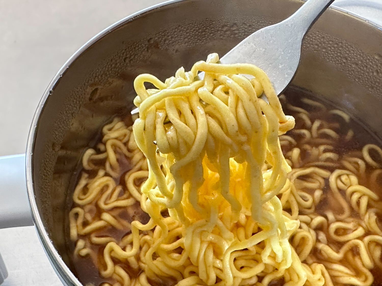 お湯を注ぐだけで袋麺が作れる！保温力が高い二重構造ラーメンどんぶり BOOK 021 31