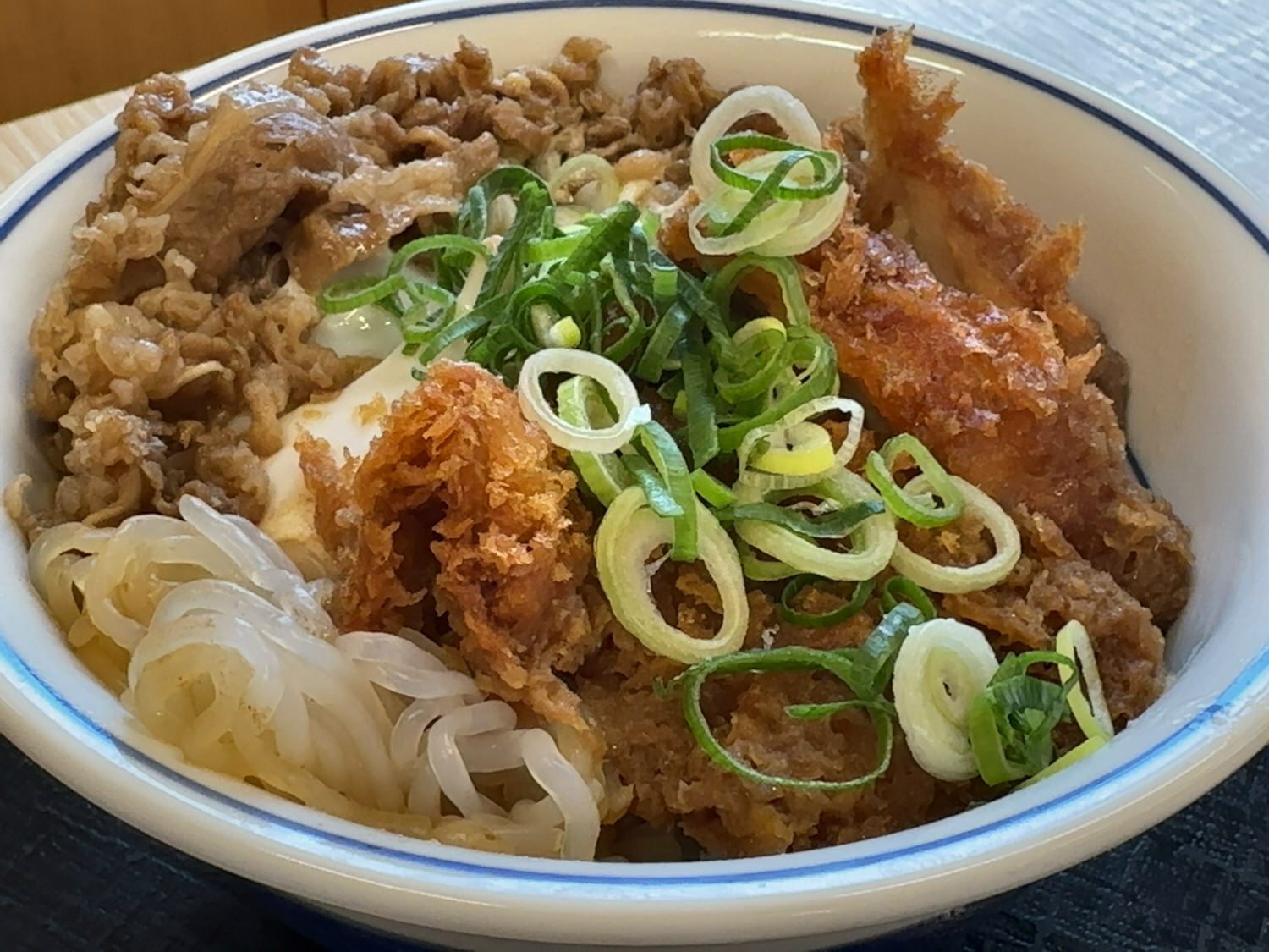 すき家 牛すき焼きとチキンカツの合い盛り 005 10