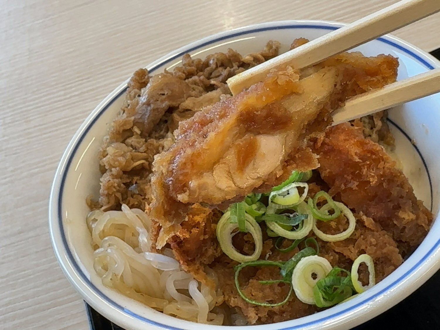 すき家 牛すき焼きとチキンカツの合い盛り 008 10