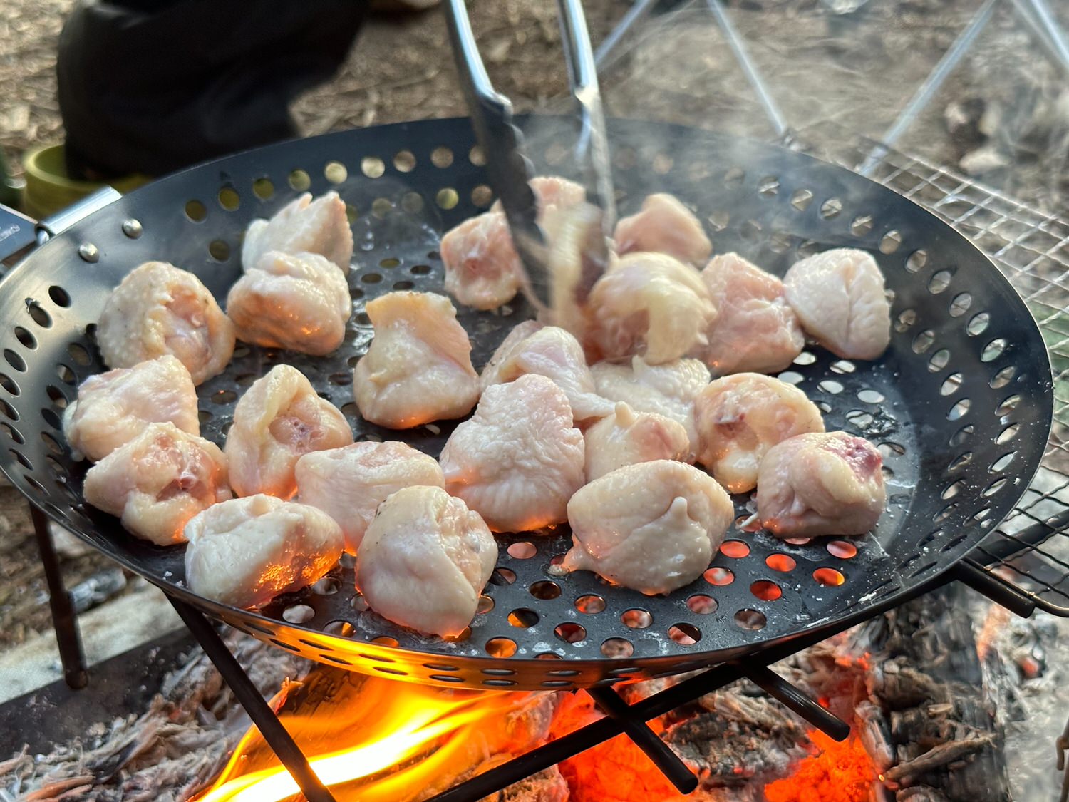 焚き火 穴あき フライパン グリルパン 007 24