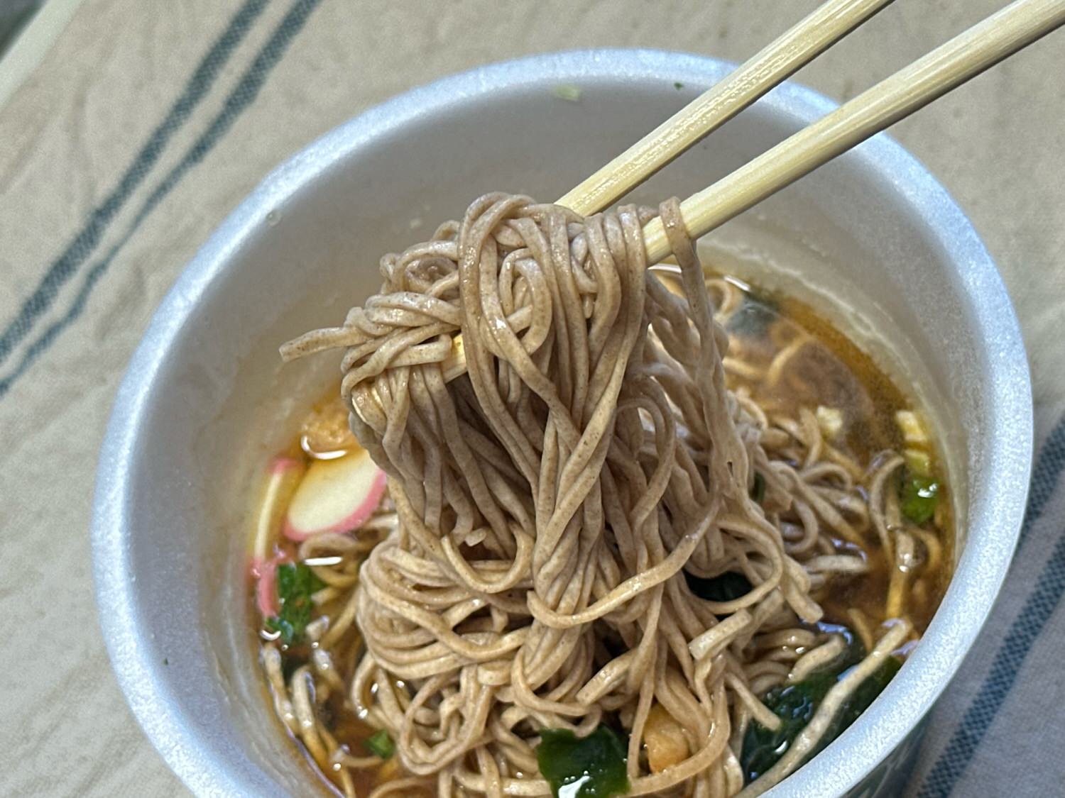 日清食品 デカうま わかめそば