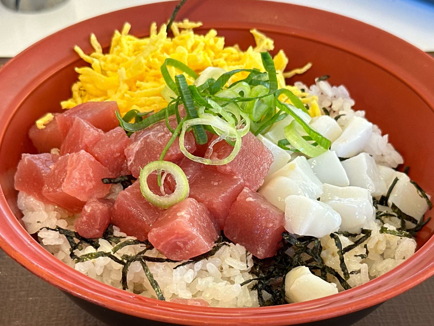 すき家 海鮮ちらし丼