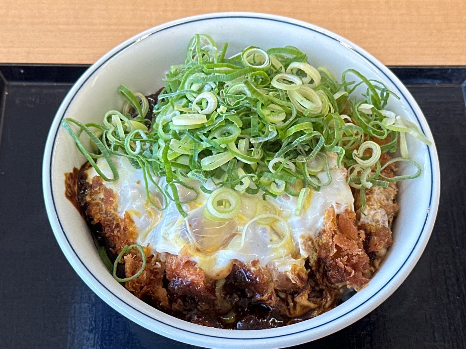 かつや ねぎ味噌ロースカツ丼 002.