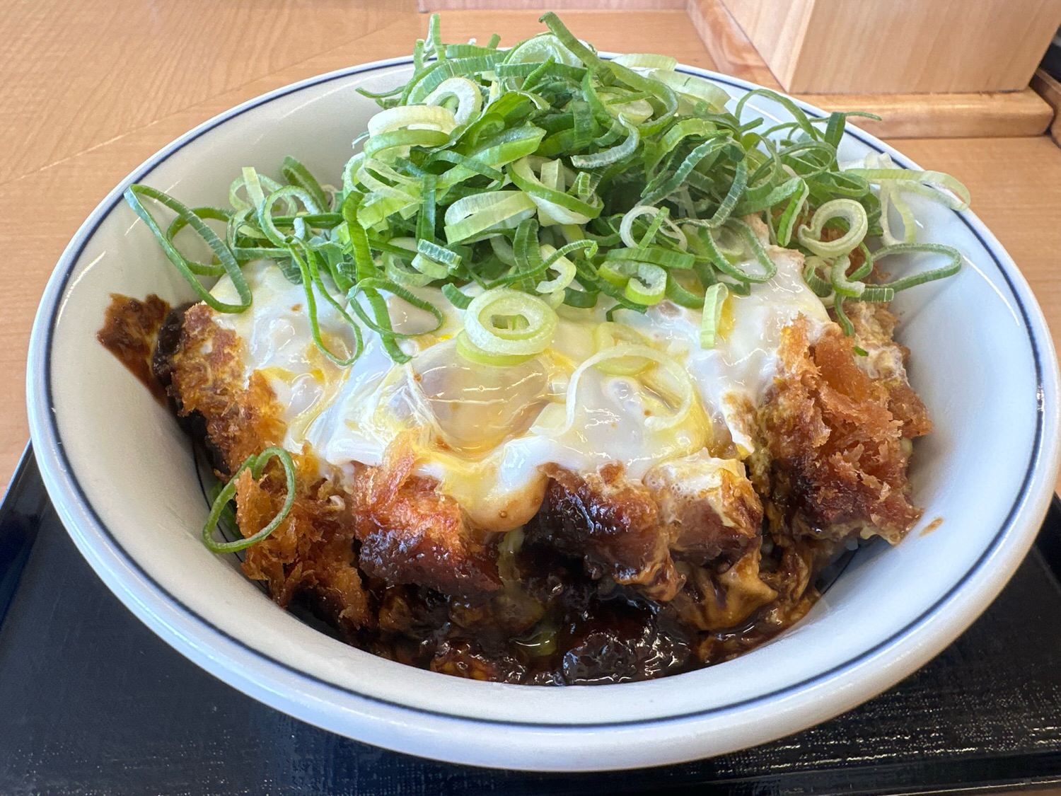 かつや ねぎ味噌ロースカツ丼 009.