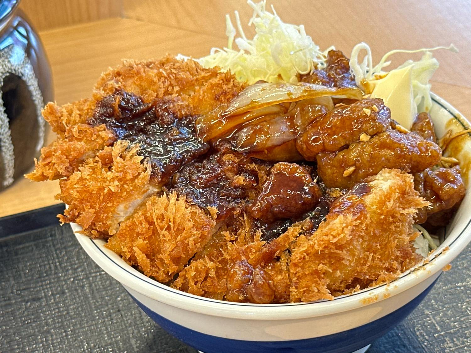 かつや トンテキとチキンカツの合い盛り 009.