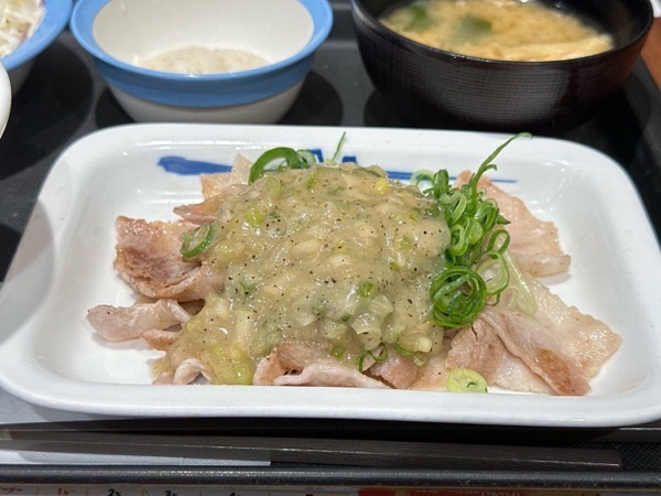 松屋 ねぎだく塩だれ豚カルビ定食 004.