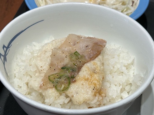 松屋 ねぎだく塩だれ豚カルビ定食 019.