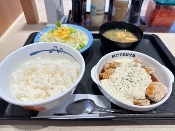 松屋 ごろごろチキンの和風タルタル定食 000.