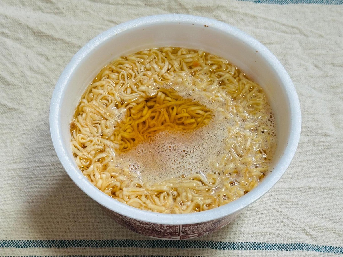 チキンラーメン 18種のスパイス香る スパイシーカレー 009.