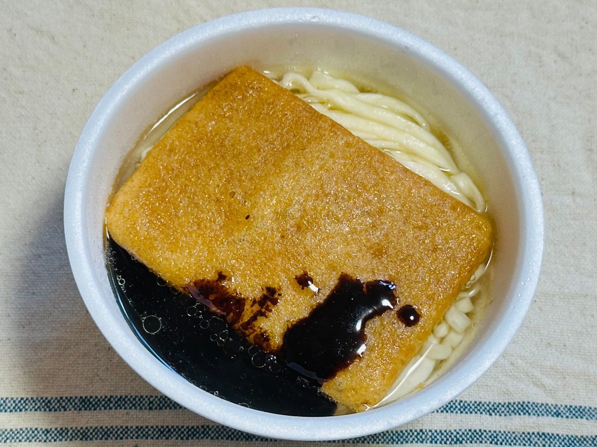 BLACKどん兵衛 黒きつねうどん 011.