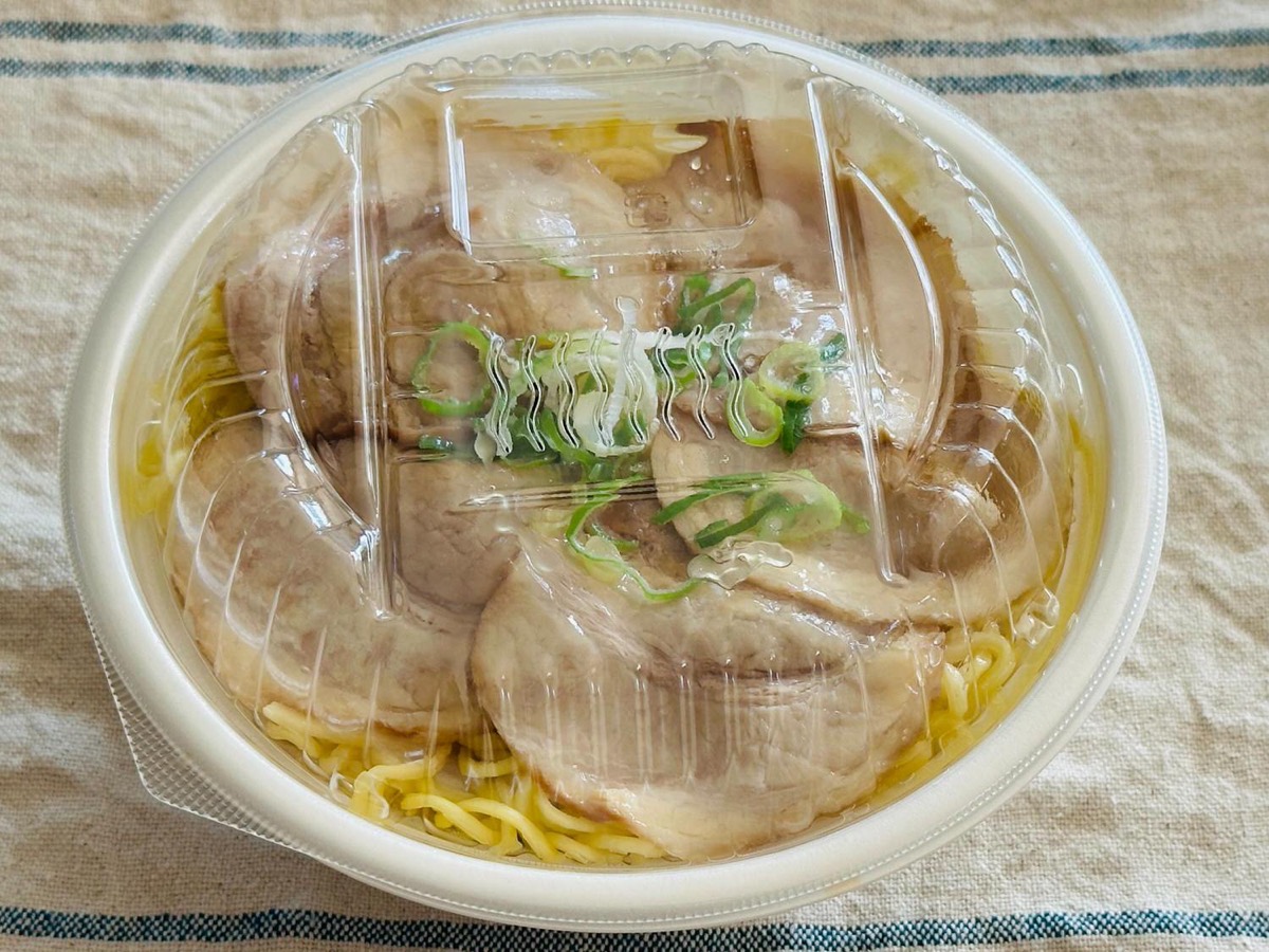 セブンイレブン チャーシュー5枚のせ醤油ラーメン 007.