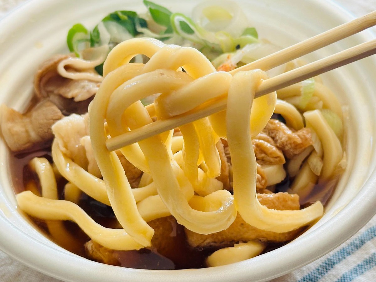 セブンイレブン 深谷ねぎの肉汁うどん 022.