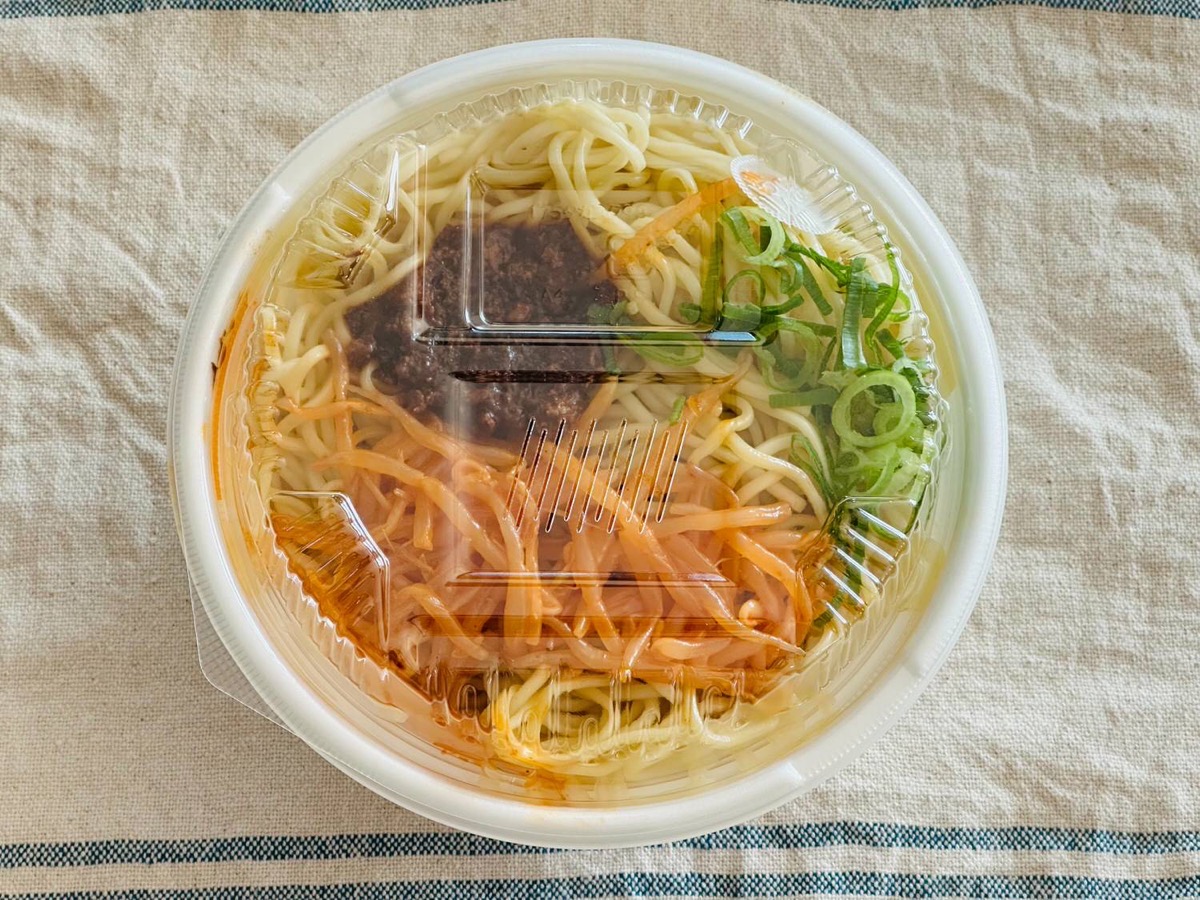 セブンイレブン 飯田商店監修スパイス香る担々麺 005.