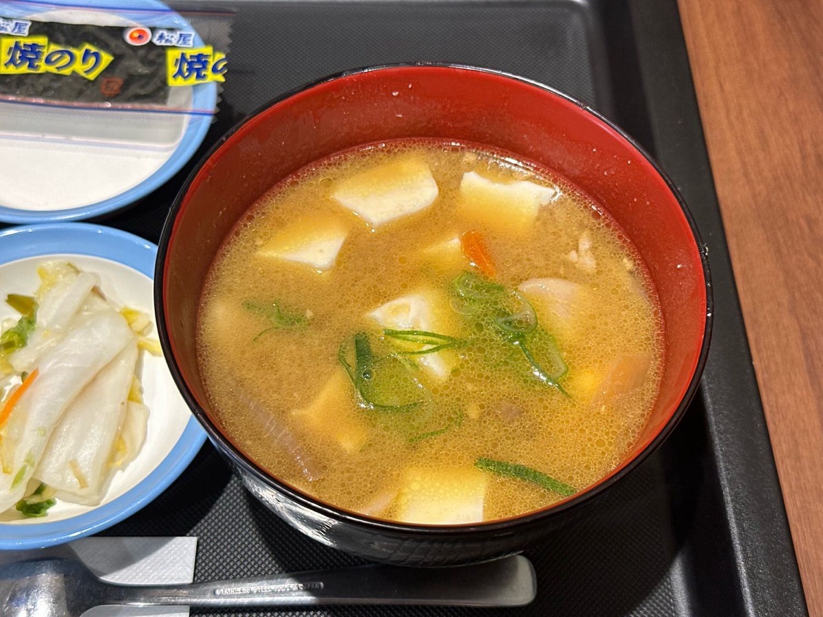 松屋 とろっとたまごソーセージ丼豚汁朝ごはん 700 007.