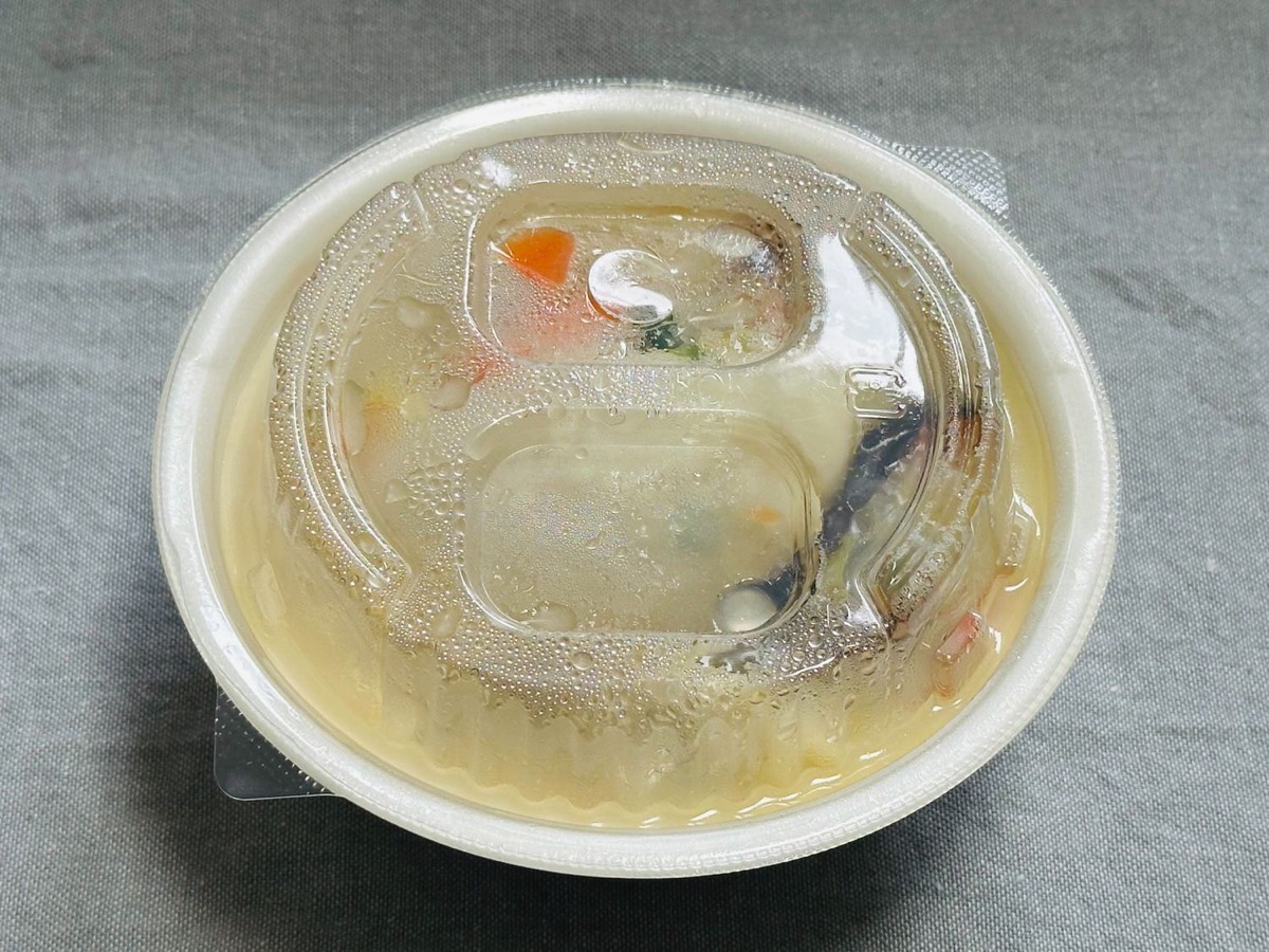 セブンイレブン 生姜香る鶏白湯餃子鍋 010.