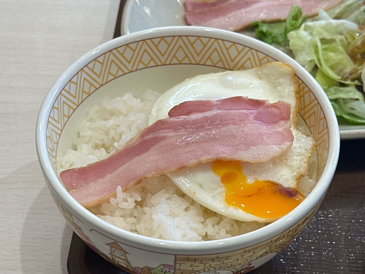 すき家 牛小鉢ベーコンエッグ朝食 015.