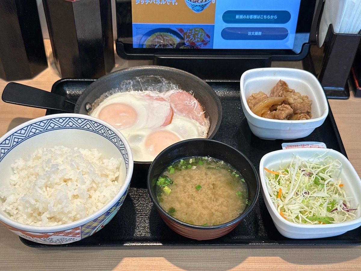 吉野家 Wハムエッグ牛小鉢定食 000.