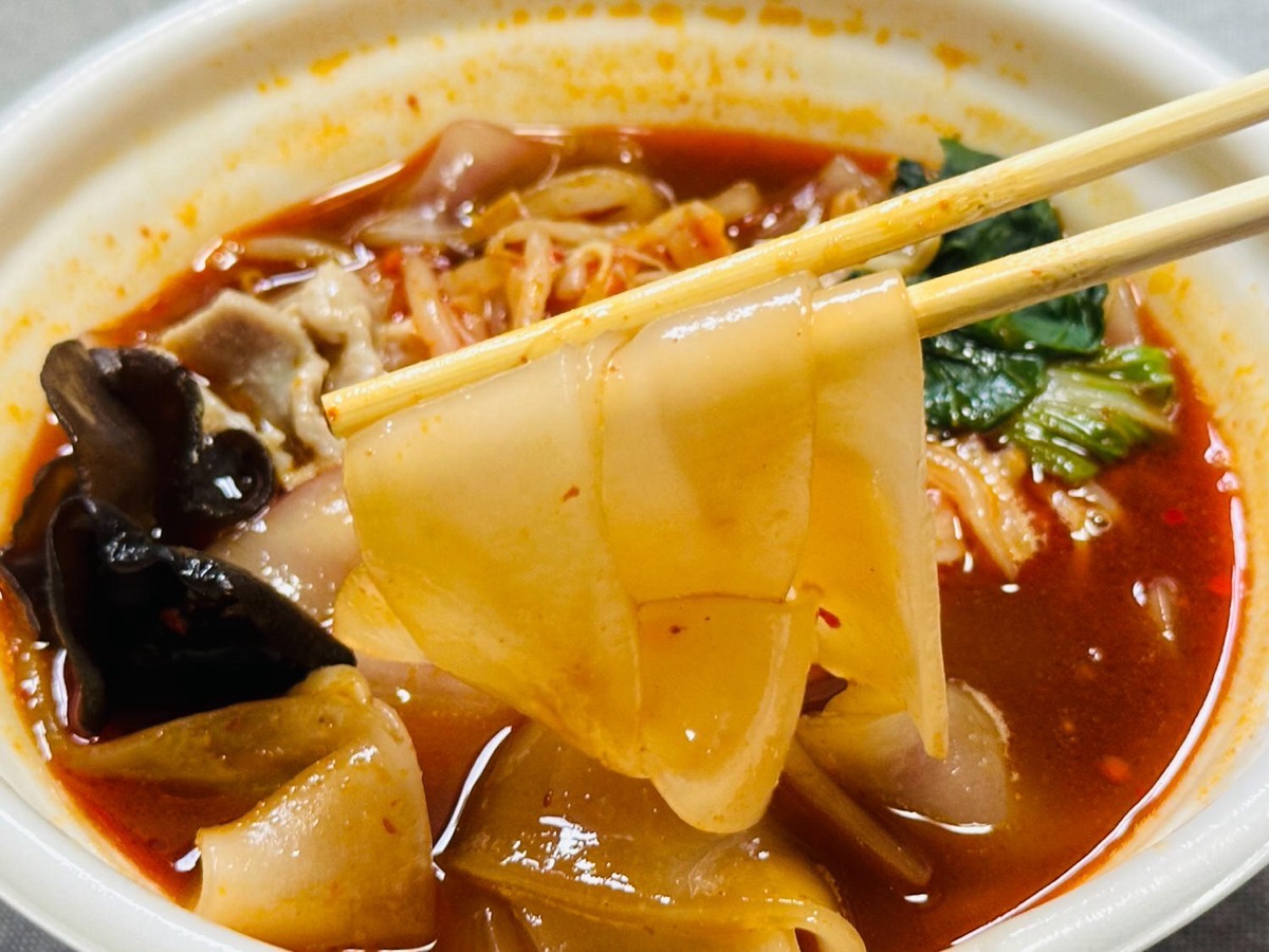 711-maratanmen-013.jpg セブンイレブン 麻辣湯麺 013.