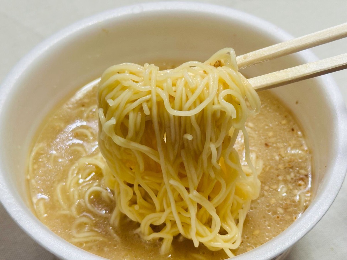 lawson-noko-tonkotsu-020.jpg ローソン スープ激うま!濃厚豚骨ラーメン 020.